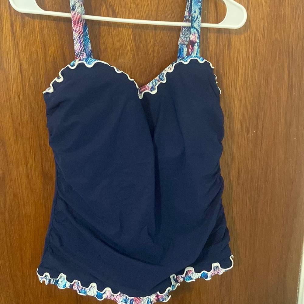 Profile By Gottex Women's Tankini set40D/ xl Priced to sell! Very flattering!